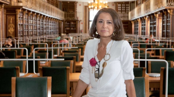 Imagen extraída de EL PAIS (https://elpais.com/cultura/2022-11-03/ofelia-rey-castelao-gana-el-premio-nacional-de-historia-de-espana.html)